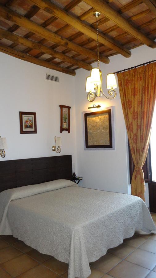 La Posada Del Infante ลา ปัวบลา เด ลอส อินฟานเตส ภายนอก รูปภาพ