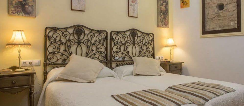 La Posada Del Infante ลา ปัวบลา เด ลอส อินฟานเตส ภายนอก รูปภาพ